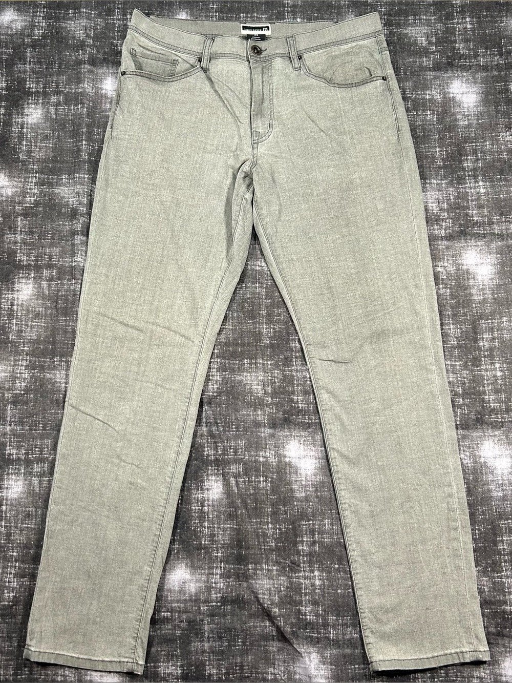 Travis Mathew Legacy Featherweight Jeans Mens 35x32 Grey Denim 5 Pocket Pants
